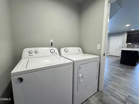 3310 Kenner Loop, Bismarck, ND 58504 photo 10