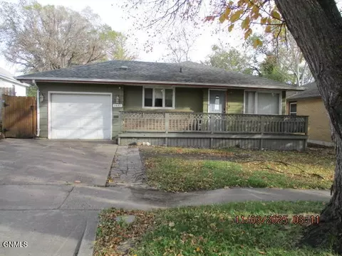 1417 16th St, Bismarck, ND 58501