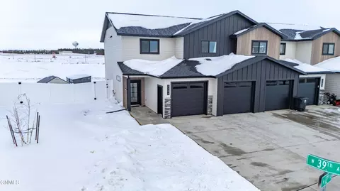 1196 39th Ave W, Dickinson, ND 58601