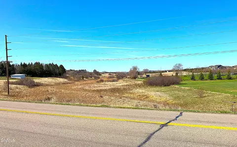 6800 Centennial Rd, Bismarck, ND 58503 photo 9