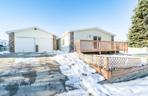 1313 11th Ave SE, Mandan, ND 58554