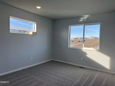 2902 30th Ave W, Williston, ND 58801 photo 9
