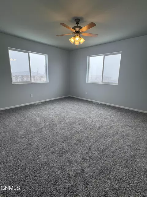 2902 30th Ave W, Williston, ND 58801 photo 18