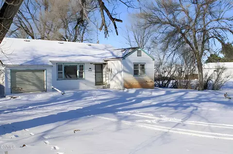 Exterior - 1402 Main St S, Dickinson, ND 58601 photo 2 of 3