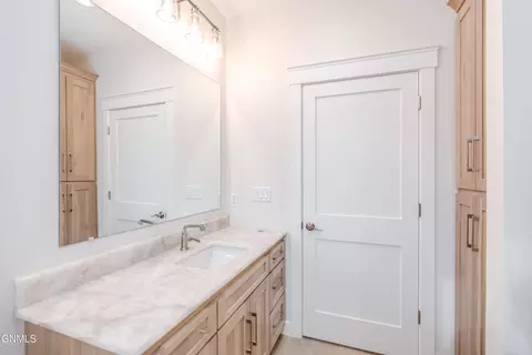 Bath - 3005 Peach Tree Dr, Bismarck, ND 58504 photo 12 of 12