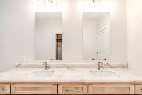 Bath - 3005 Peach Tree Dr, Bismarck, ND 58504 photo 8 of 12