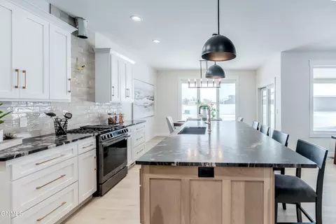 Kitchen - 3005 Peach Tree Dr, Bismarck, ND 58504 photo 3 of 10