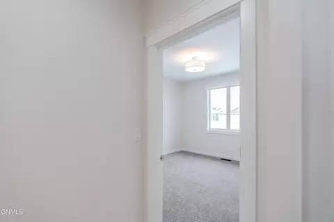 Bedroom - 3005 Peach Tree Dr, Bismarck, ND 58504 photo 4 of 8