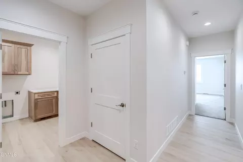 Entry Way - 3005 Peach Tree Dr, Bismarck, ND 58504 photo 8 of 9