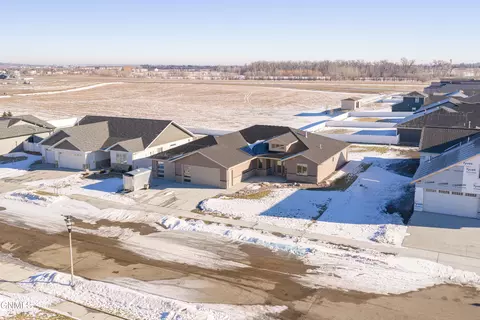 View/Area - 3005 Peach Tree Dr, Bismarck, ND 58504 photo 1 of 3