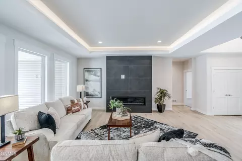 Living - 3005 Peach Tree Dr, Bismarck, ND 58504 photo 4 of 5