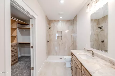 Bath - 3005 Peach Tree Dr, Bismarck, ND 58504 photo 4 of 12