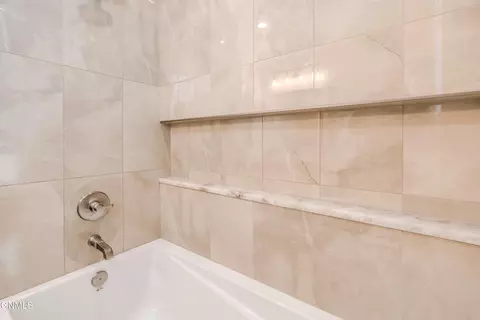 Bath - 3005 Peach Tree Dr, Bismarck, ND 58504 photo 11 of 12