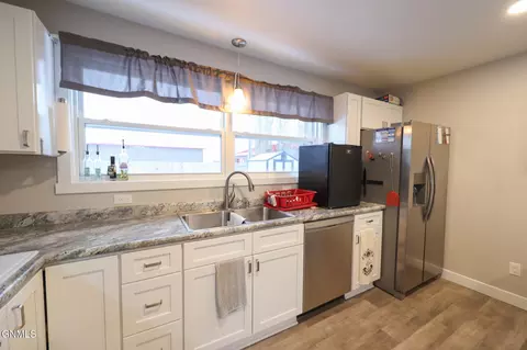 Kitchen - 1208 13th Ave W, Williston, ND 58801 photo 3 of 4