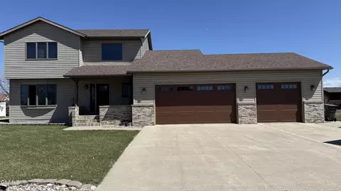 809 13th Ave SW, Jamestown, ND 58401