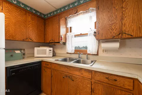 425 Interstate Ave NW, Bismarck, ND 58503 photo 12