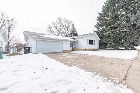 425 Interstate Ave NW, Bismarck, ND 58503 photo 36