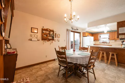 425 Interstate Ave NW, Bismarck, ND 58503 photo 9