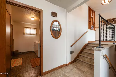 425 Interstate Ave NW, Bismarck, ND 58503 photo 5