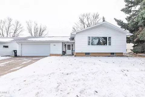 425 Interstate Ave NW, Bismarck, ND 58503