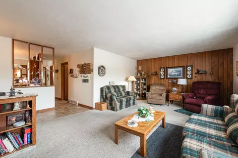 425 Interstate Ave NW, Bismarck, ND 58503 photo 7