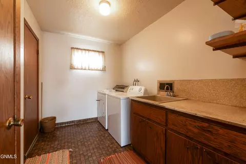 425 Interstate Ave NW, Bismarck, ND 58503 photo 6