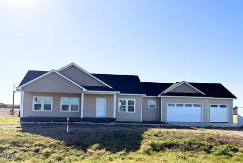 13370 Meadow Creek St, Williston, ND 58801