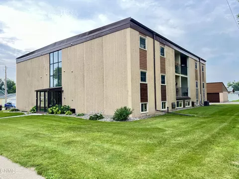 314 4th St NE, Valley City, ND 58072