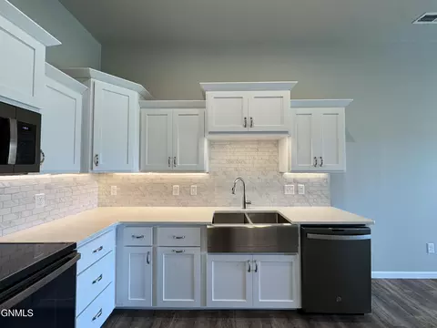 109 Kenner Loop, Bismarck, ND 58504 photo 24