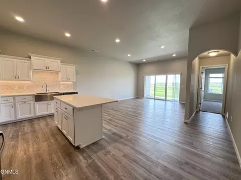 109 Kenner Loop, Bismarck, ND 58504 photo 20