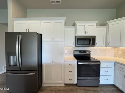 109 Kenner Loop, Bismarck, ND 58504 photo 27