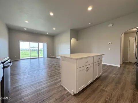 109 Kenner Loop, Bismarck, ND 58504 photo 28