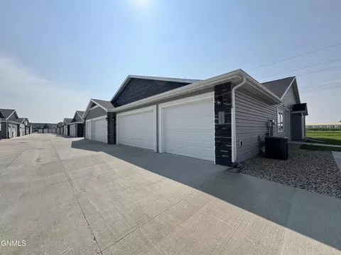 109 Kenner Loop, Bismarck, ND 58504 photo 48