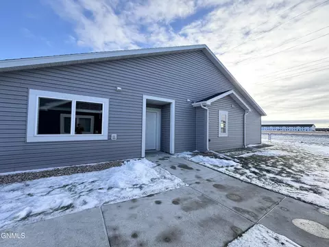 109 Kenner Loop, Bismarck, ND 58504 photo 12