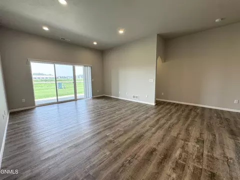 109 Kenner Loop, Bismarck, ND 58504 photo 29