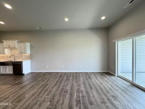 109 Kenner Loop, Bismarck, ND 58504 photo 31