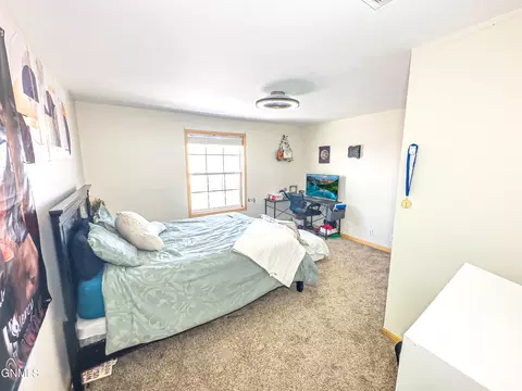 Bedroom - 3605 Long Branch Ave, Williston, ND 58801 photo 6 of 7
