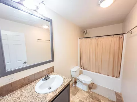 Bath - 3605 Long Branch Ave, Williston, ND 58801 photo 5 of 5