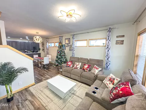 Living - 3605 Long Branch Ave, Williston, ND 58801 photo 1 of 5