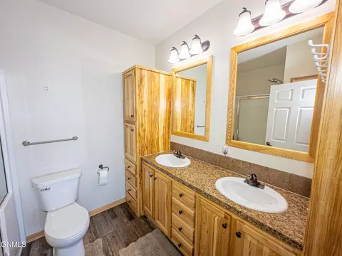 Bath - 3605 Long Branch Ave, Williston, ND 58801 photo 1 of 5