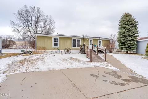 2500 Centennial Rd, Bismarck, ND 58503