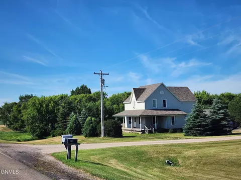 9613 County Road 47, Bottineau, ND 58318