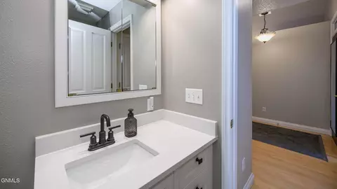Bath - 57 Captain Marsh Dr, Mandan, ND 58554 photo 2 of 10