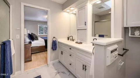 Bath - 57 Captain Marsh Dr, Mandan, ND 58554 photo 6 of 10