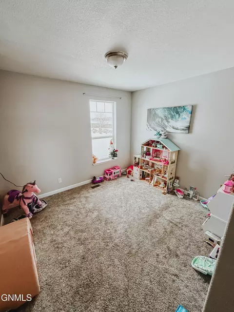 4914 Ridge Dr, Williston, ND 58801 photo 17