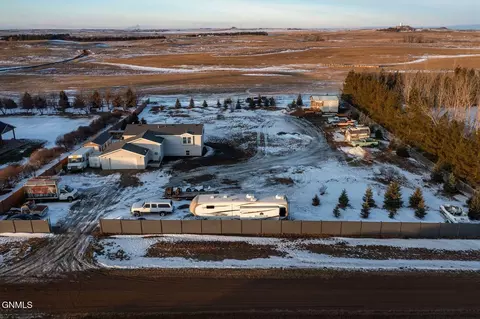 3139 Ken St N, Mandan, ND 58554