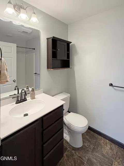 Bath - 14753 Lambert St, Williston, ND 58801 photo 2 of 6