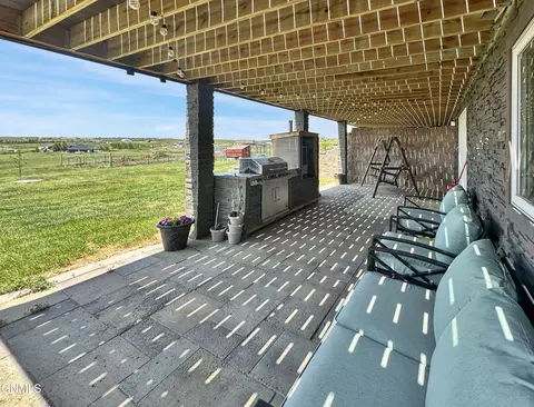 Exterior - 14753 Lambert St, Williston, ND 58801 photo 9 of 11