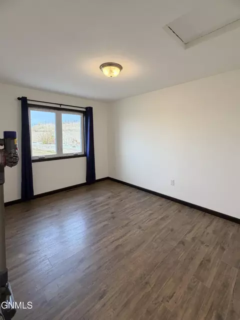 Bedroom - 14753 Lambert St, Williston, ND 58801 photo 3 of 3