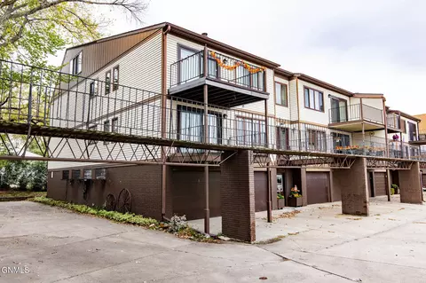 730 Elm St N, Fargo, ND 58102